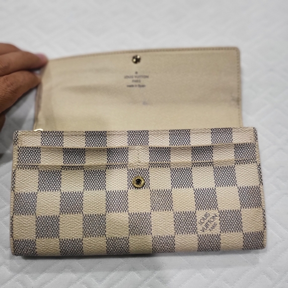 Louis Vuitton Damier Azur Canvas Sarah Long Wallet - Picture 5 of 11